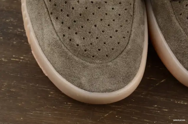 Yeezy BY2456 750 adidas Boost Brown Light 0629